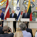 Latvijos Vyriausybės vadovas Māris Kučinskis, Izraelio premjeras Benjaminas Netanyahu, Lietuvos Respublikos Ministras Pirmininkas Saulius Skvernelis ir Estijos Respublikos Ministras Pirmininkas Jüri Ratas